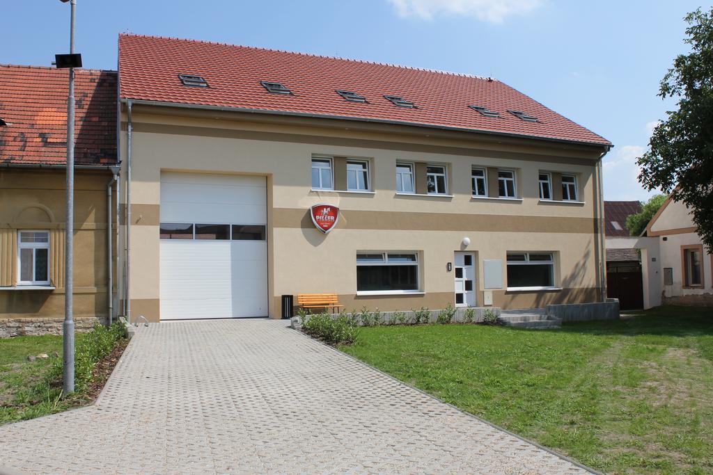 Penzion Piller Chvalin Экстерьер фото
