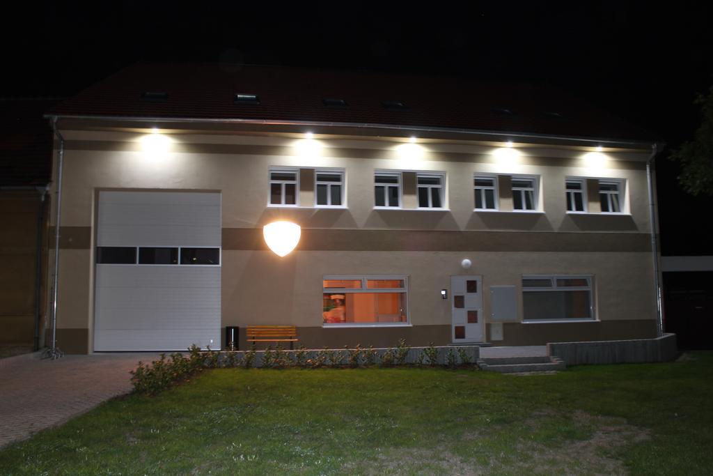 Penzion Piller Chvalin Экстерьер фото